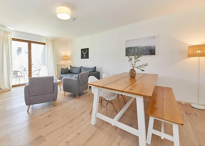 Neu!!! Moselbleibe Winzerhaus Kues ברנקסטל - קיס